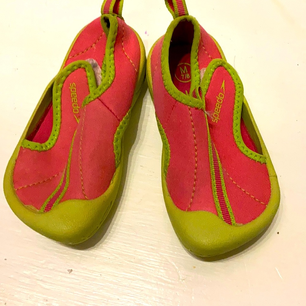 Speedo water shoes (size 7/8)